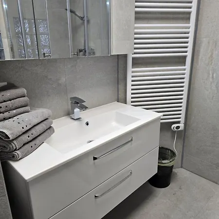 Apartmán Citycenter Am Ursulinenplatz - Selfcheckin Solnohrad